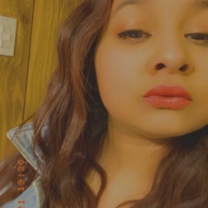 Meet your Posher, Selena